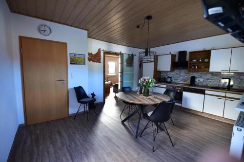 virtuve, Ferienwohnung Südwestpfälzer Ruheoase (Ferienwohnung Sudwestpfalzer Ruheoase) in Busenberg