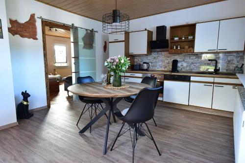 virtuve, Ferienwohnung Südwestpfälzer Ruheoase (Ferienwohnung Sudwestpfalzer Ruheoase) in Busenberg