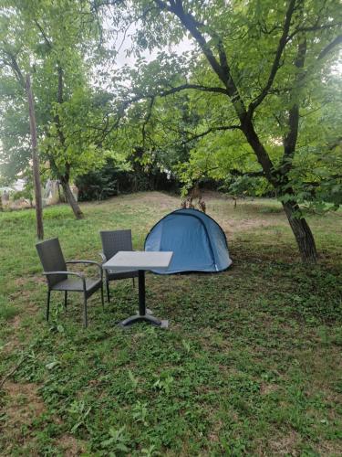 Stala la la Camping in Rasna