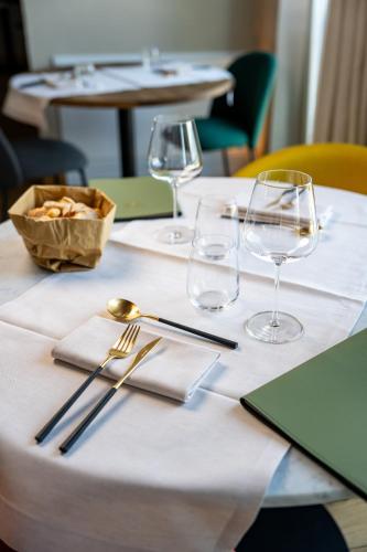 Étterem, Locanda Moderna Carlambroeus in Montevecchia