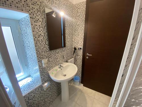Memole Inn Sanremo - image 3