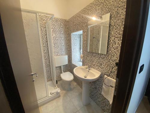 Memole Inn Sanremo - image 13