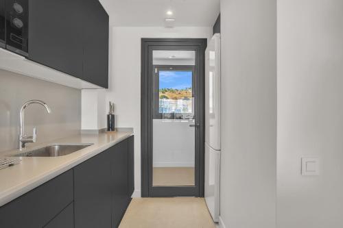 Vanian Gardens by Finest Rentals - image 4