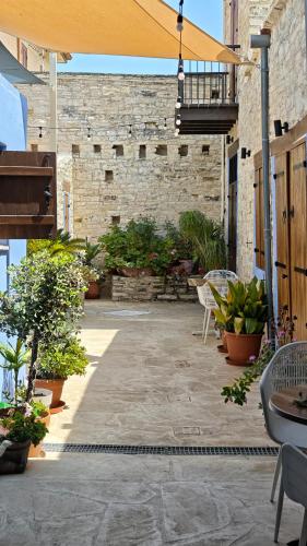 Kozakos Luxury House