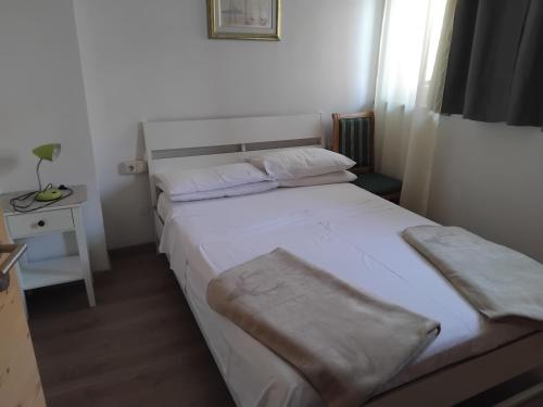 1 double bed