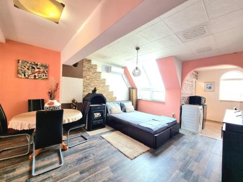 Sea Star Studio-to the Sea Garden