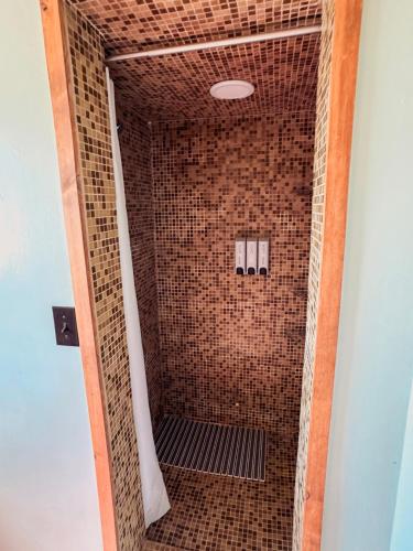 Room 2 - Downtown Joshua Tree Motel - Pet Friendly - Walk to Shops & Visitor Center, Minutes to Park Entrance, Joshua Tree (fotografie 9)