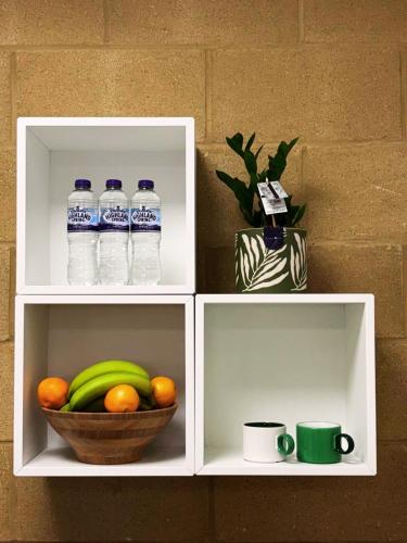 Stylish Double Room Park Royal with off-site Gym Access to Showers, Londyn (zdjęcie 9)