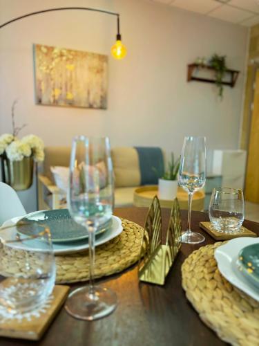Stylish Double Room Park Royal with off-site Gym Access to Showers, Londyn (zdjęcie 10)