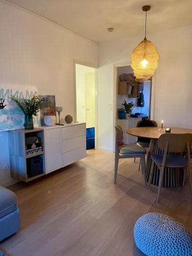 Scandinavian apartment with fireplace, Helsinki (foto 4)