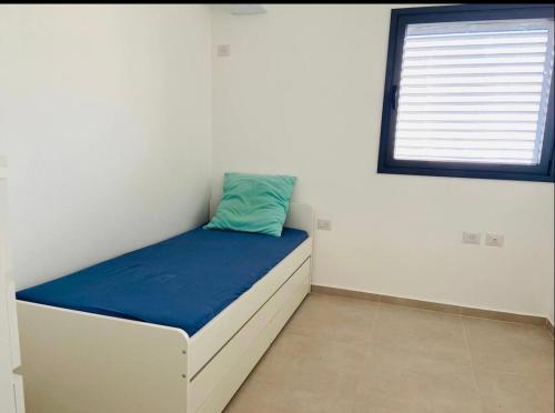 Only one room - Hadera Center in Hadera