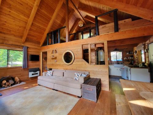 . Romantic Off-Grid Cabin by Glacier lake