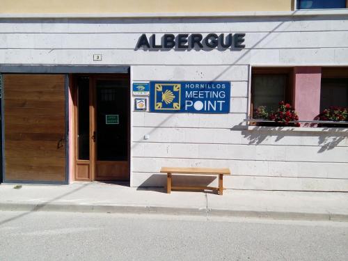 A szálláshely kívülről, Hornillos Meeting Point (Pilgrim Hostel) in Palencia