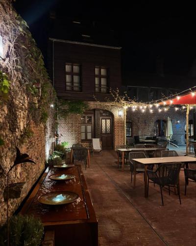 Logis Hotel & Restaurant - Les Hauts de Montreuil