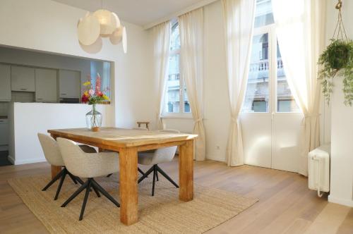 Charming, spacious & luxurious - 2-bedroom apartment at wonderful location, Amberes (foto 4)