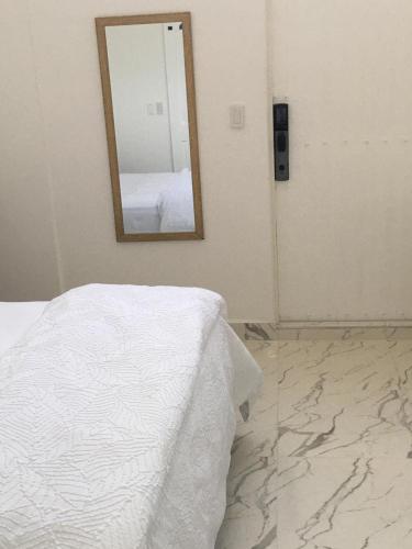 Private room with bathroom - image 2