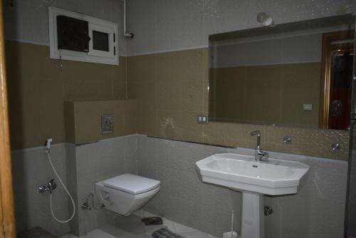 شقة فندقية بالعجوزة, Banī Ghālib (foto 9)