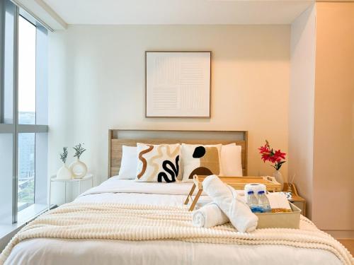 Stylish 1BR Prime BGC Uptown near Hyatt #upt119c, Manila (photo 3)