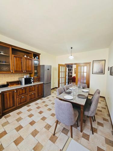 Spacious Central Apartment, Tirana (Foto 5)