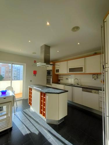 Kitchen, Welkome Inn Bemposta Confort T2 in Sao Sebastiao