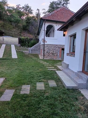 Micul conac in Oeştii Ungureni