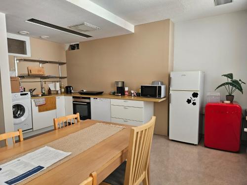 Hostelli Vieraanvara Oy near Kajaani repülőtér