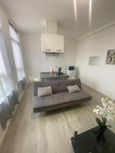 LaVIVA 1er, Calais