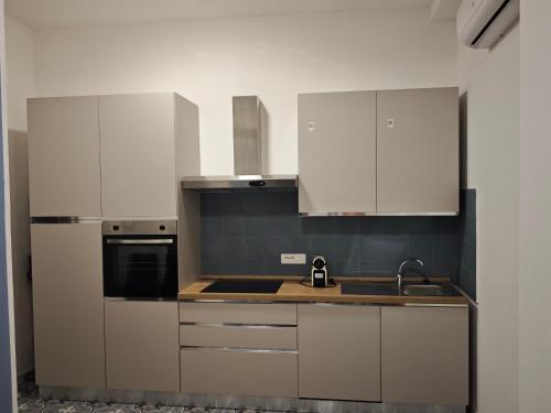 кухня, La DIMORA del BORGO Apartment in Casalbuono