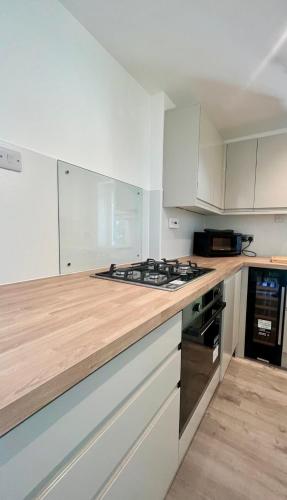 Lovely 2-Bedroom New Forest apartment on a Farm in นิวมิลตัน