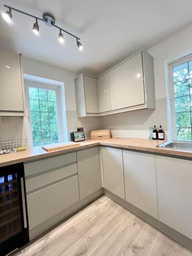 Lovely 2-Bedroom New Forest apartment on a Farm in นิวมิลตัน