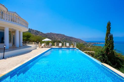 Villa Aquavitus – khách sạn tại Pomos