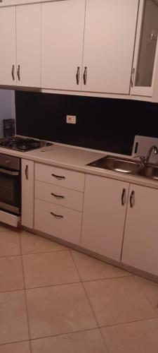 Durres apartment - image 4