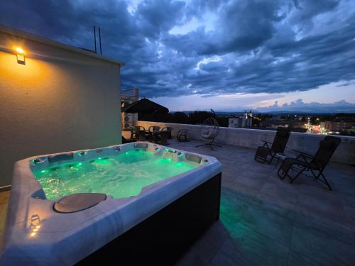 Three-Bedroom Apartment with Balcony