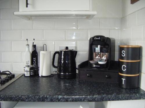 Cozy hotel-style city apartment with free parking in เวิร์ตลีย์