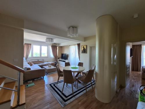President Apartment River View, Skopje