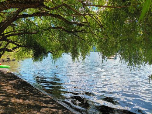 Cabana Celeste - Acceso directo a playa lago Caburgua y cancha de tenis - direct access Beach in Cab in กาบูร์กวา