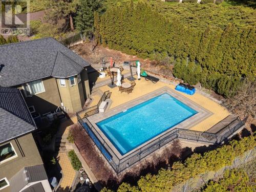 Under the Tree - Bed & Breakfast in Kelowna, Canada
