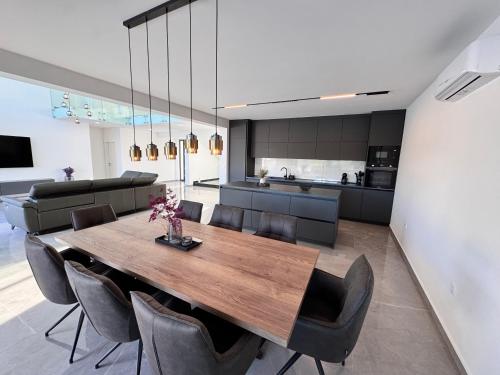 Villa Lustria in Strmac