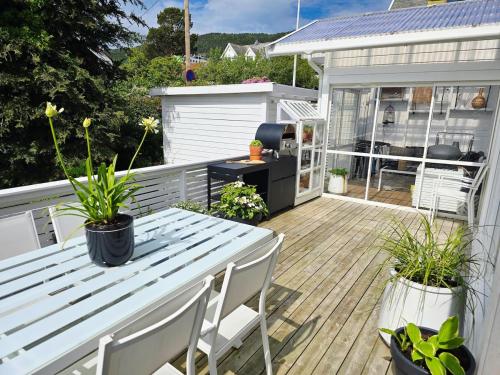 Sentrumsidyll ved fjord og fjell in Molde