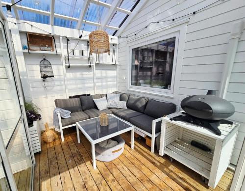 Sentrumsidyll ved fjord og fjell in Molde