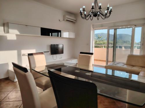 Simple Stay in Petrovac