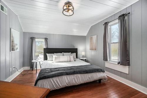 Relaxing Ski & Soak Getaway in Benzonia, USA
