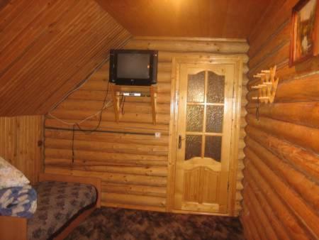 1 double bed, 1 twin bed