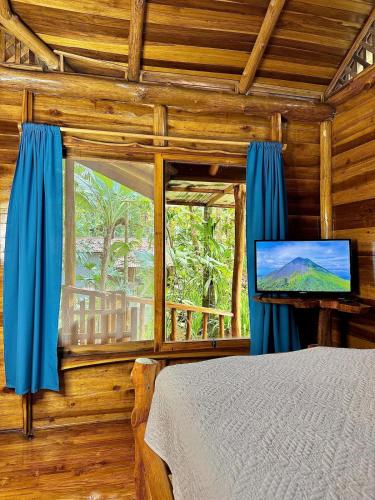 Hanging Rustic Cabin with Balcony and terrace #4, Фортуна (фото 8)