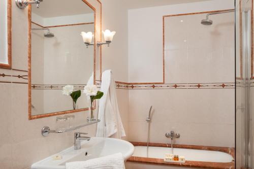 Hotel Executive - image 7