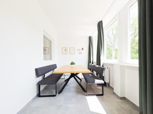 Tolstov Apartments - 3 Room Apartments - Kitchen - Dining Room - 25 min to Messe DUS, Düsseldorf (Foto 10)