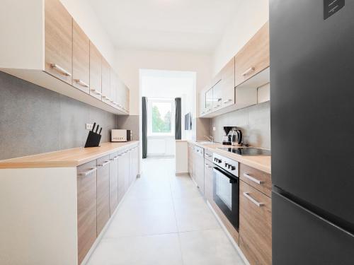Tolstov Apartments - 3 Room Apartments - Kitchen - Dining Room - 25 min to Messe DUS, Düsseldorf (Foto 4)