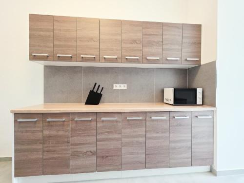 Tolstov Apartments - 3 Room Apartments - Kitchen - Dining Room - 25 min to Messe DUS, Düsseldorf (Foto 8)