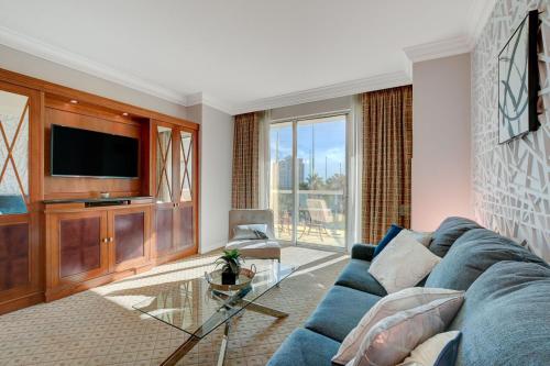 The Cerulean Suite at MGM Signature BALCONY 5 MIN WALK FROM F1 GRANDSTAND Located at Tower 3, Лас-Вегас (фото 3)