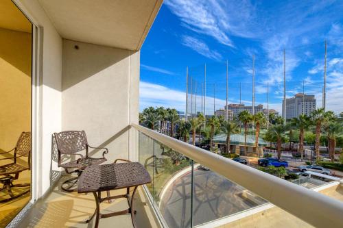 The Cerulean Suite at MGM Signature BALCONY 5 MIN WALK FROM F1 GRANDSTAND Located at Tower 3, Лас-Вегас (фото 8)